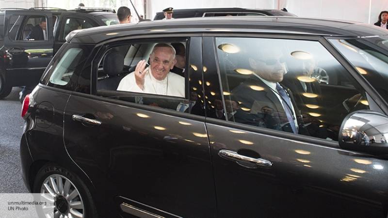 Станислав Блохин - Папа Римский призвал молодежь наслаждаться жизнью, а не писать о ней в соцсетях - politros.com