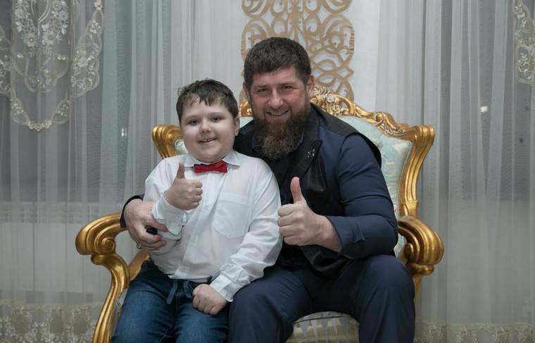 Кадыров провёл онкобольному мальчику экскурсию по Грозному - news.ru - респ. Чечня
