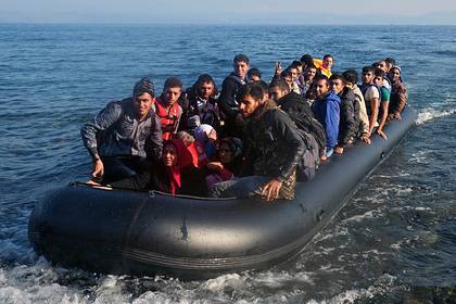 Реджеп Тайип Эрдоган - Сулейман Сойлу - Эрдоган закрыл беженцам морской путь в Европу - lenta.ru - Турция