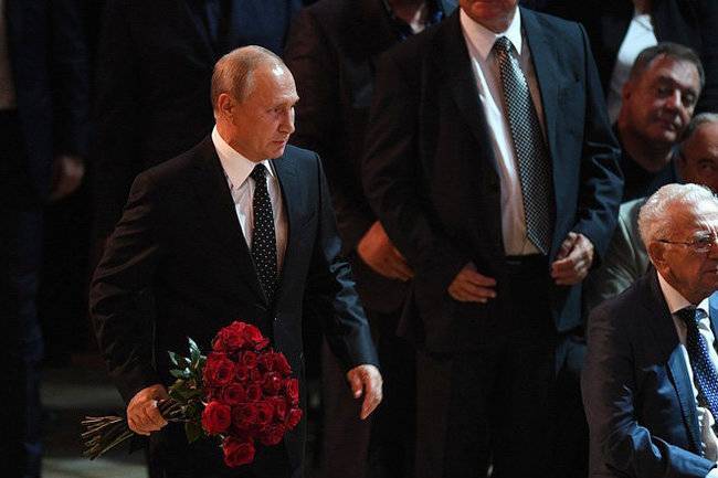 Владимир Путин - «А возьмите меня замуж»: Путину сделали предложение - infox.ru - Россия - Иванова