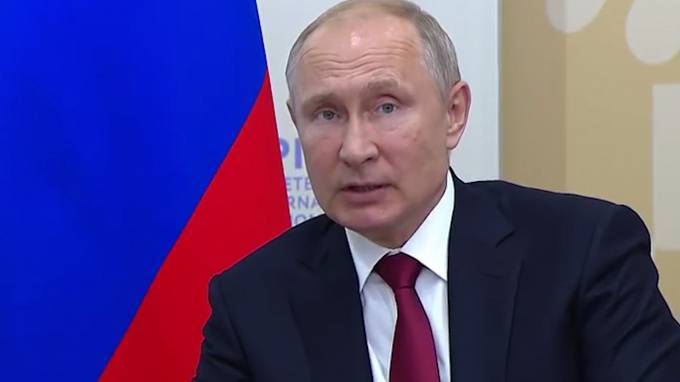 Владимир Путин - Путин объяснил необходимость ограничить число президентских сроков - piter.tv - Россия