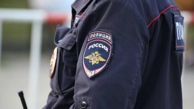 Полиция Петербурга ищет мужчину, которого обвиняют в домогательствах к ребёнку - piter.tv - Санкт-Петербург
