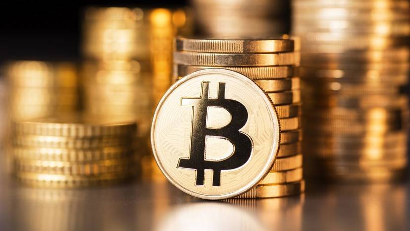Стоимость биткоина снизилась почти на 10% - russian.rt.com