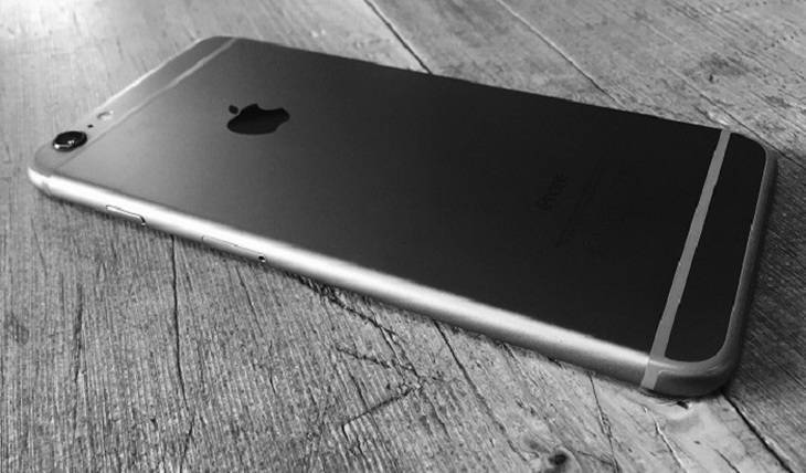 iPhone подозревают в слежке за владельцами - mirnov.ru