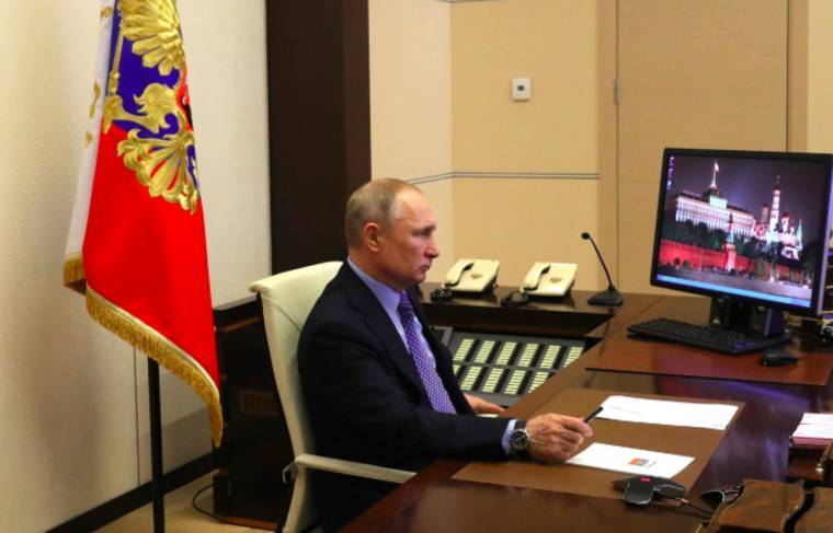 Президент на «удалёнке»: Песков рассказал, как Путина защищают от COVID-19 - news.ru - Россия - Царьград