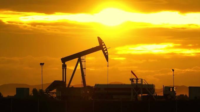 Экспортная цена российской нефти Urals стала отрицательной - piter.tv