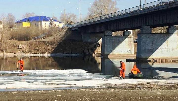 Мужчина утонул при попытке спасти провалившуюся под лед девочку в Ангарске - vesti.ru - Иркутск - Ангарск