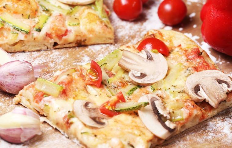 Потребление пиццы и газировки резко выросло во время самоизоляции - news.ru