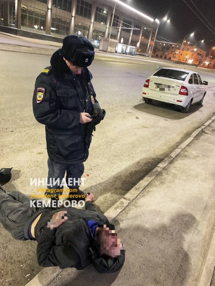 В Кемерове пьяный мужчина разбил камнем окно в магазине - gazeta.a42.ru - Кемеровская обл.