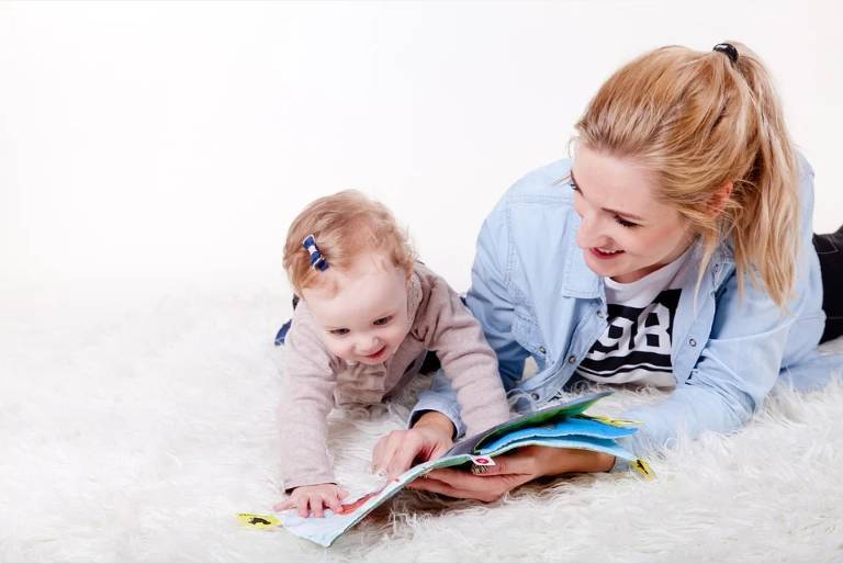 Библиотекарь посоветовала шесть книг для чтения с детьми по вечерам - vm.ru