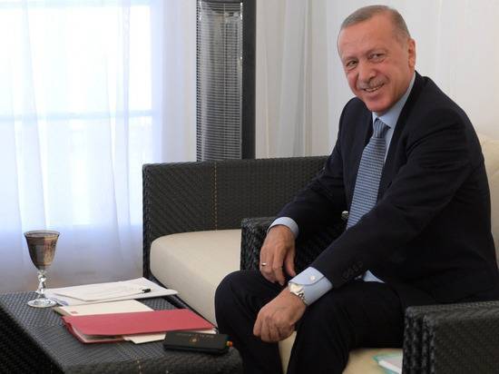 Тайип Эрдоган - Сулейман Сойлу - Эрдоган отказался принимать отставку министра внутренних дел - newtvnews.ru - Турция