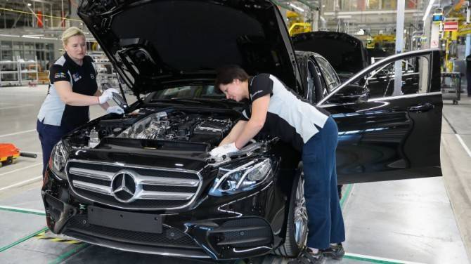 Российский завод Mercedes-Benz возобновил производство - autostat.ru - Россия
