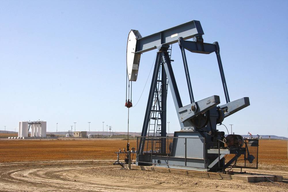 Мировые цены на нефть умеренно растут - vm.ru