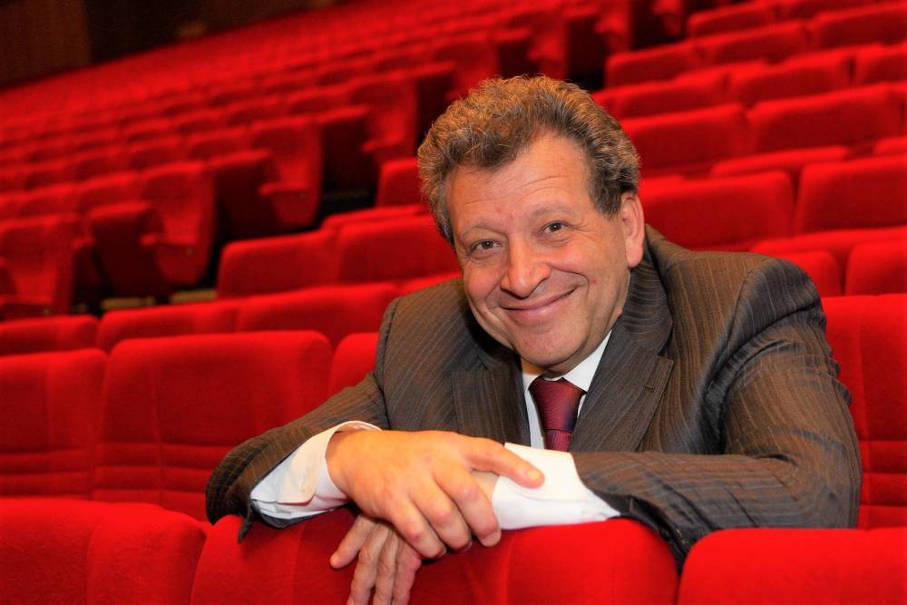Борис Грачевский - «Вот мы и дома»: Борис Грачевский забрал жену с ребенком из роддома - vm.ru