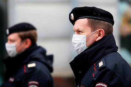Отряд полиции встал на охрану затравленной из-за коронавируса российской семьи - lenta.ru - Иркутская обл. - Иркутск - Таиланд