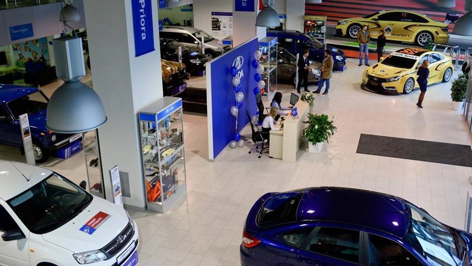Mercedes Benz - Цены на автомобили в России растут при падающем спросе - dp.ru - Россия