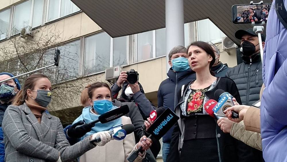 Татьяна Черновол - Черновол призналась в смертельном поджоге штаба Партии регионов - riafan.ru - Киев