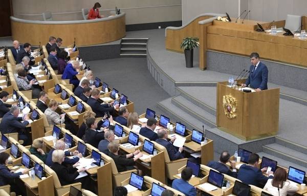 Геннадий Зюганов - Фракции в Госдуме поддержали предложение Володина депутатам отказаться от отпусков на время пандемии - govoritmoskva.ru - Москва - Россия