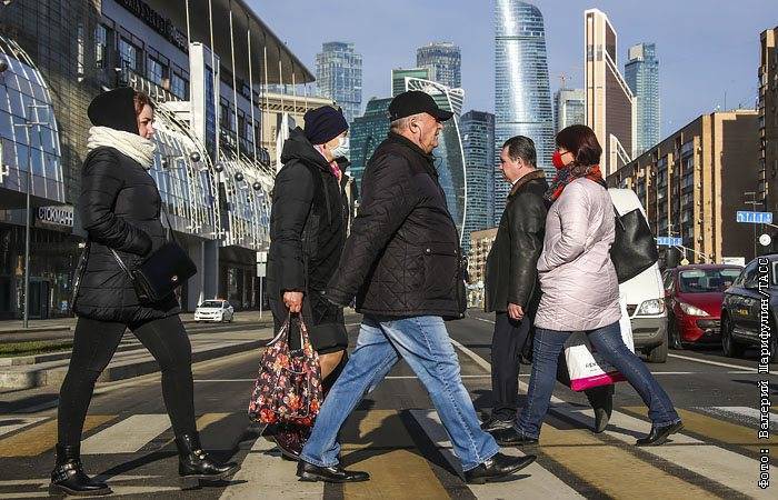 Валерий Шарифулин - Каждый третий москвич приостановил работу из-за коронавируса - interfax.ru - Москва