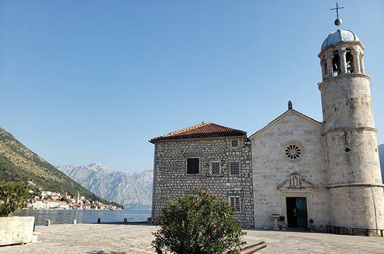 В Черногории запретили посещение храмов на Пасху - pnp.ru - Черногория
