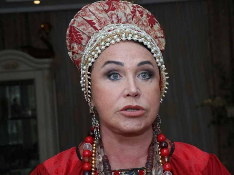 Надежда Бабкина - СМИ: у Надежды Бабкиной поражены более 60% легких - dayonline.ru