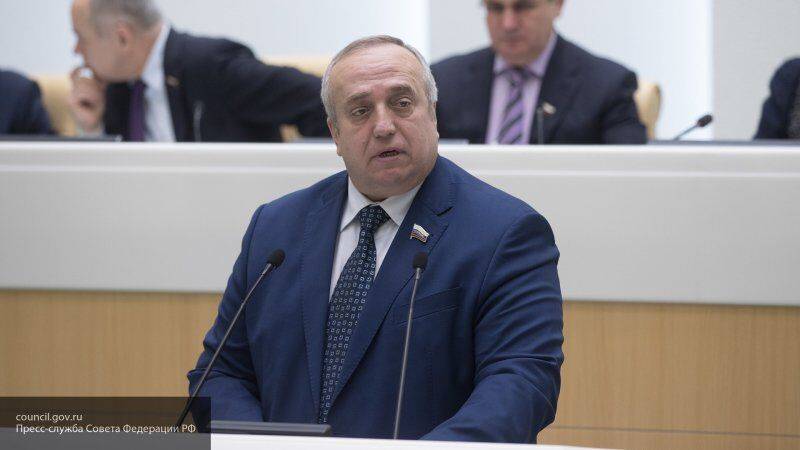 Франц Клинцевич - Константин Сонин - Сергей Гуриев - В Совете Федерации ответили на предложение раздавать деньги россиянам - nation-news.ru - Россия - Франция - Париж