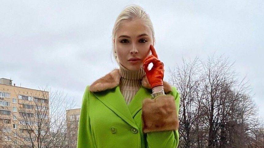 Алена Шишкова - «Суповой набор»: Алена Шишкова с кастрюлей на голове запустила новый челлендж - 5-tv.ru