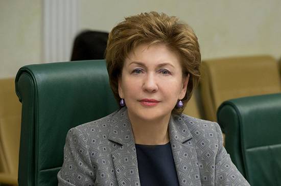 Владимир Путин - Галина Карелова - Карелова рассказала о дополнительных мерах соцподдержки в период пандемии - pnp.ru - Россия