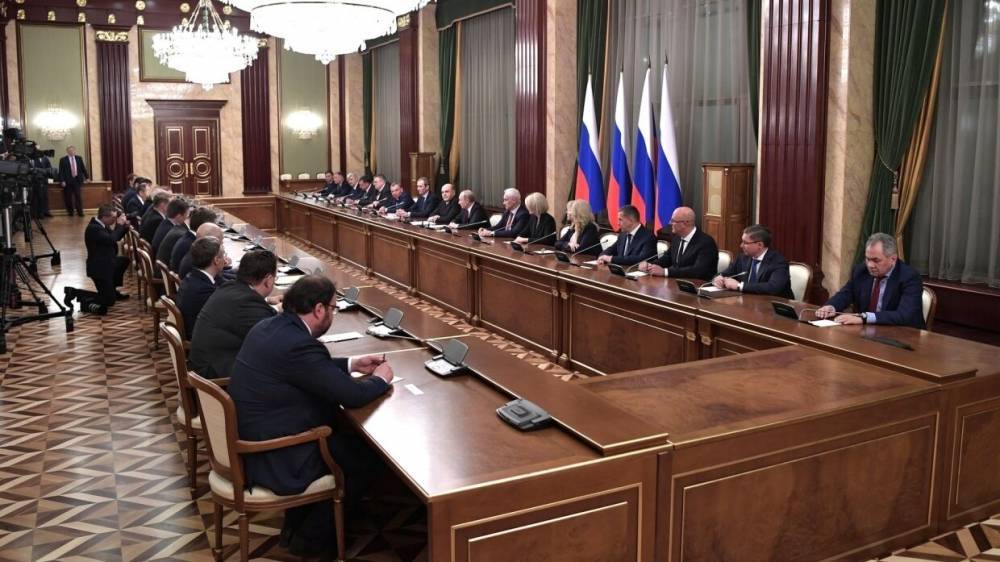 Михаил Мишустин - Кабмин планирует выделить регионам РФ более 30 млрд рублей на борьбу с коронавирусом - riafan.ru - Москва - Россия