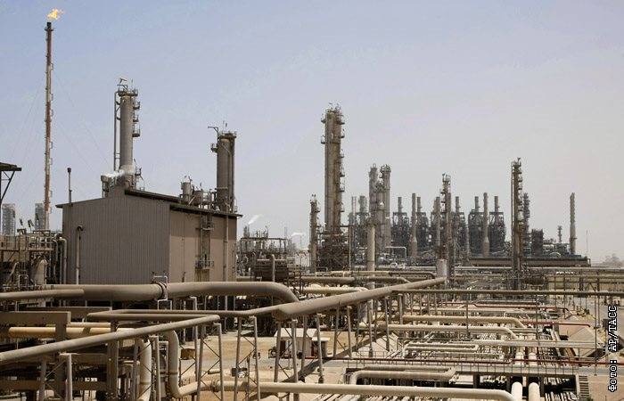 Предложение нефти в мире в апреле превысит 101 млн б/с из-за ОАЭ и Саудовской Аравии - interfax.ru - Москва - Саудовская Аравия - Эмираты