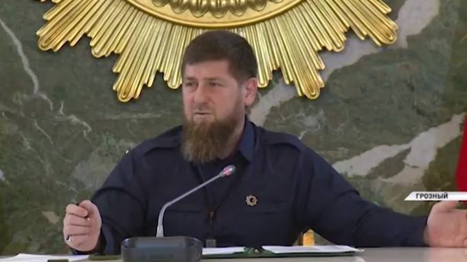 Дмитрий Песков - Рамзан Кадыров - Елена Милашина - В Кремле пообещали оценить слова Кадырова об "античеченской" статье "Новой газеты" - piter.tv - Россия - респ. Чечня