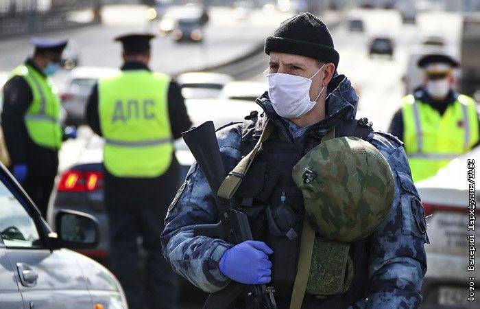 Валерий Шарифулин - Пропускной режим в Москве в первый день работы привел к заторам и очередям - interfax.ru - Москва