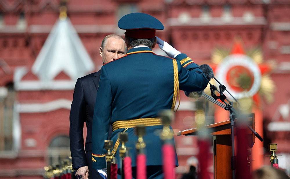 Владимир Путин - Путина попросили перенести Парад Победы - tvc.ru - Москва