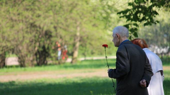 Владимир Путин - Дмитрий Песков - Ветеранские организации попросили Путина отложить парад Победы - piter.tv - Москва - Россия