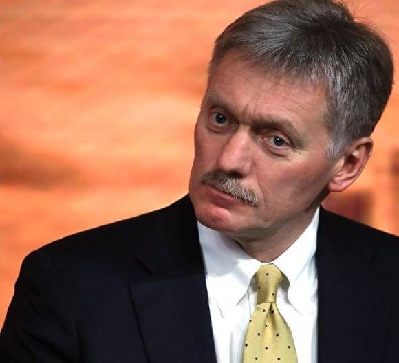 Дмитрий Песков - Кремль обвинил москвичей в том, что в метро скопились очереди из-за проверки пропусков - newsland.com - Москва - Россия
