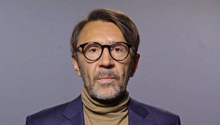 Сергей Шнуров - Александр Кержаков - Шнуров заболел коронавирусом, но ходит в магазин - vesti.ru - Санкт-Петербург