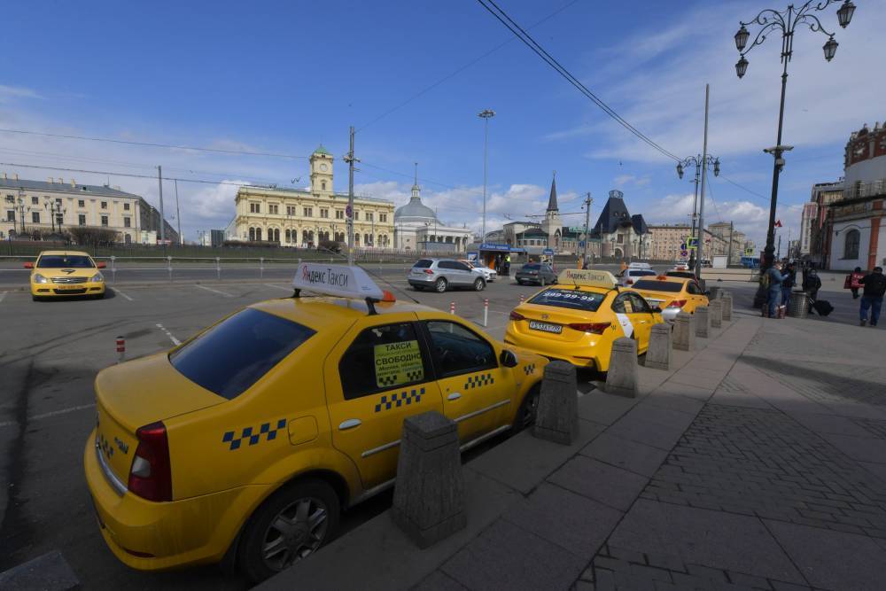 Столичным таксистам раздали 140 тысяч аккаунтов для проверки пропусков - vm.ru - Москва - Россия