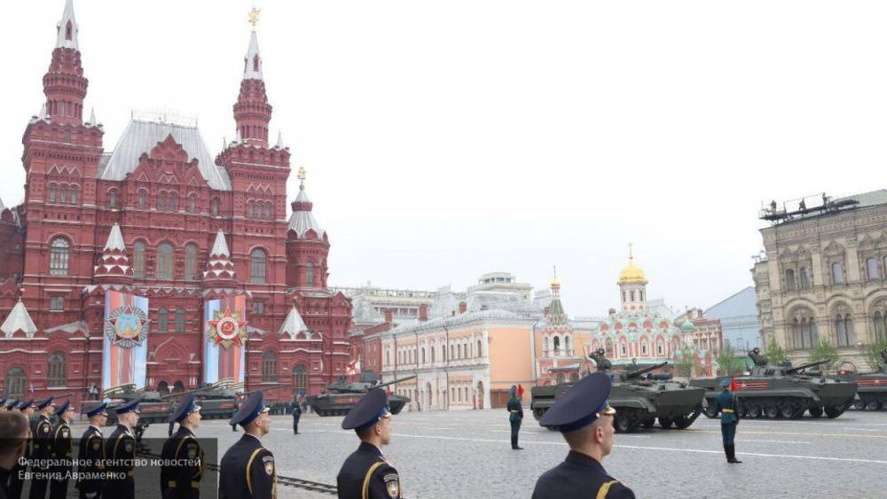 Владимир Путин - Дмитрий Песков - Путин рассмотрит предложение ветеранов о переносе Парада Победы - polit.info - Москва - Россия