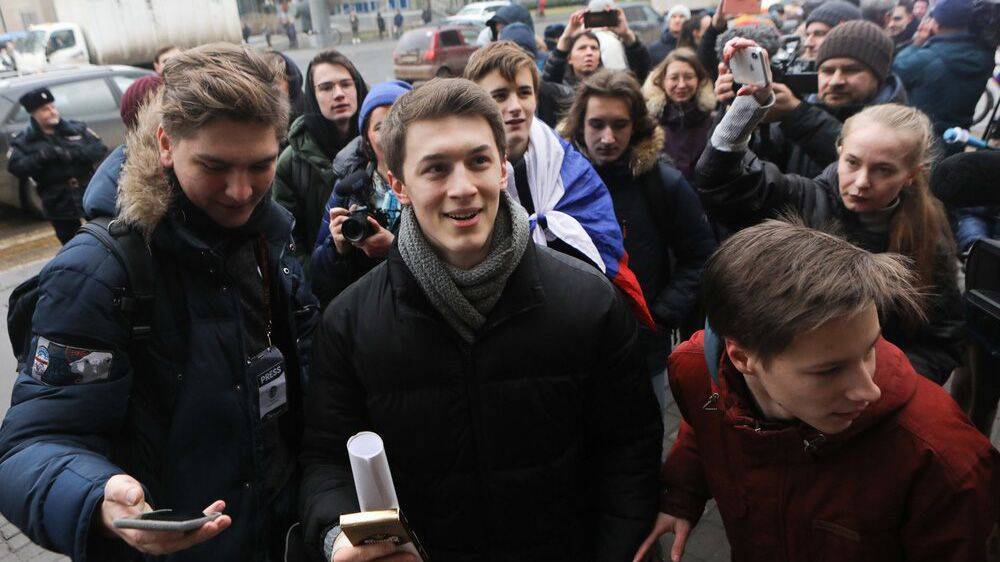 Егор Жуков - Экстремист Жуков создал "благотворительный" проект по сбору денег с россиян - politexpert.net