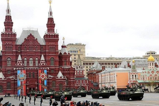 В Кремле решили перенести парад Победы - infox.ru - Москва - Россия