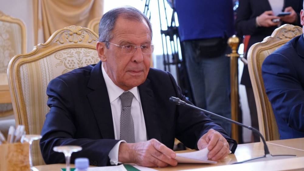 Сергей Лавров - Лавров заверил, что помощь другим странам не оставит РФ без средств борьбы с коронавирусом - riafan.ru - Москва - Россия - Китай - Ухань