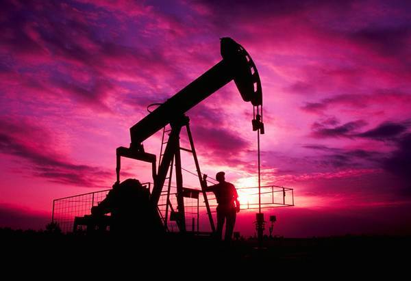 Дональд Трамп - Fitch: нефть подорожает до $45 за баррель - nakanune.ru - США