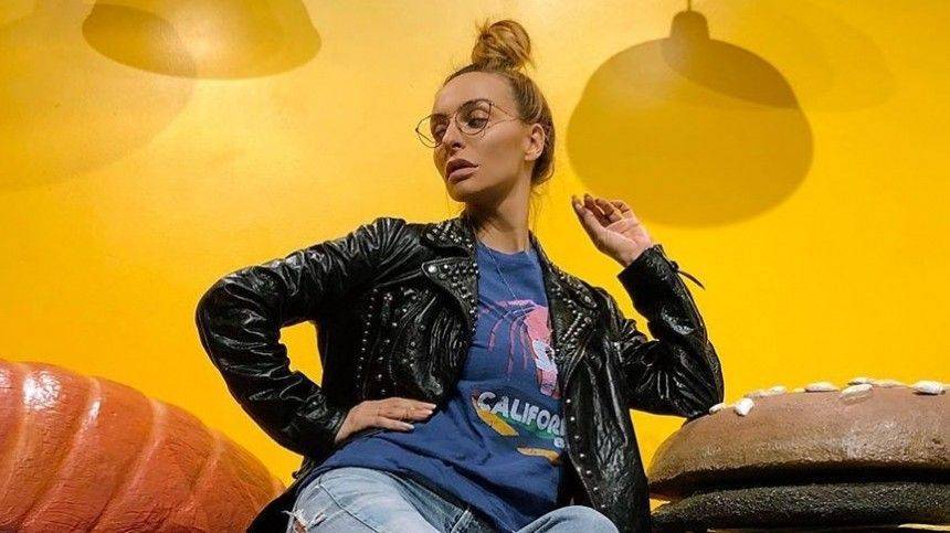 Екатерина Варнава - «Красивые шторы»: Варнава насмешила фанатов фото в образе королевы - 5-tv.ru