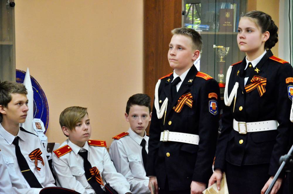 Юных москвичей пригласили поучаствовать в поэтическом проекте к 75-летию Победы - vm.ru