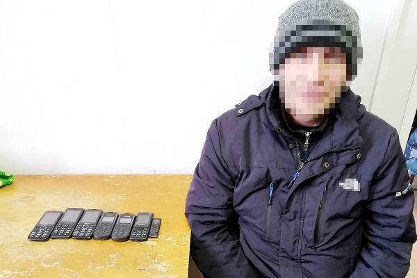 Эжвинскому метателю телефонов грозит штраф за нарушение самоизоляции - bnkomi.ru - Россия - респ. Коми - Сыктывкар