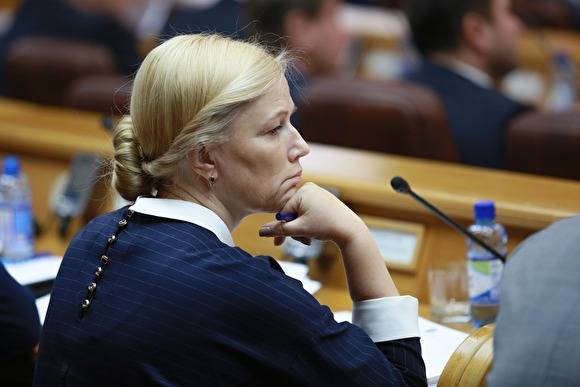 Челябинский депутат предложила снизить траты на чиновников во время эпидемии - znak.com - Челябинская обл.