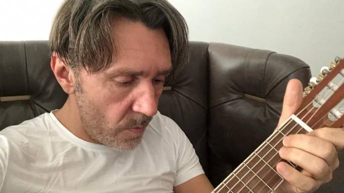 Сергей Шнуров - Шнуров в стихах объяснил, почему в изоляции процветает домашнее насилие - piter.tv - Санкт-Петербург