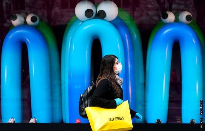 Продажи британских ритейлеров в марте рухнули до минимума за 25 лет - interfax.ru - Москва - Англия - Великобритания
