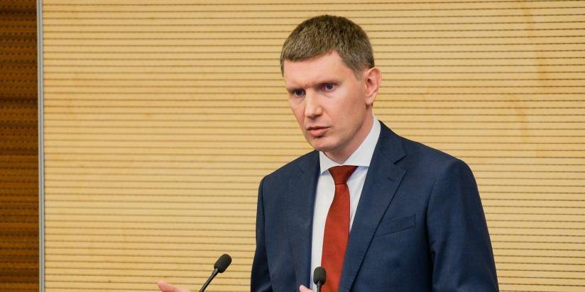 Максим Решетников - Министру не удалось взять антикризисный беспроцентный кредит на зарплаты - ruposters.ru - Россия