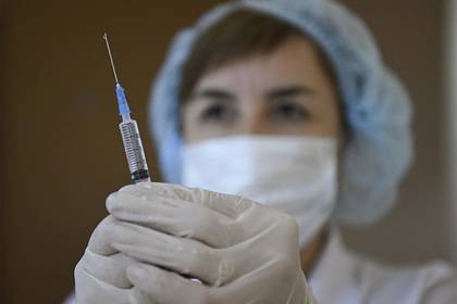 Алексей Кузнецов - Анна Попова - В России приостановили вакцинацию населения из-за коронавируса - lenta.ru - Россия